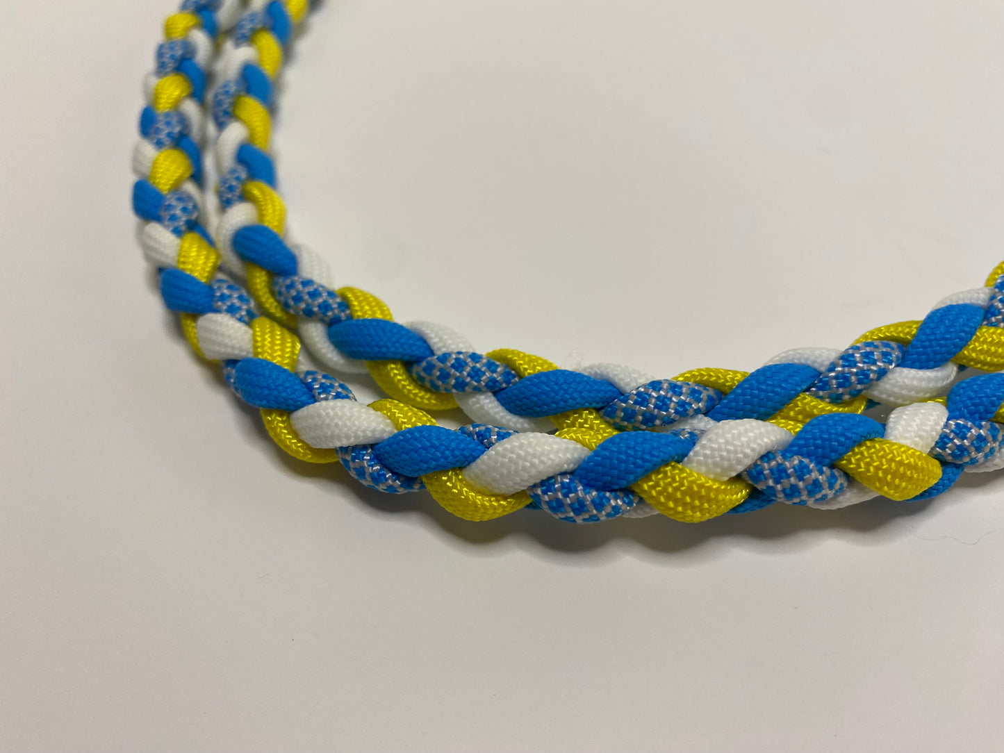 a close up of a 4 strand weave.