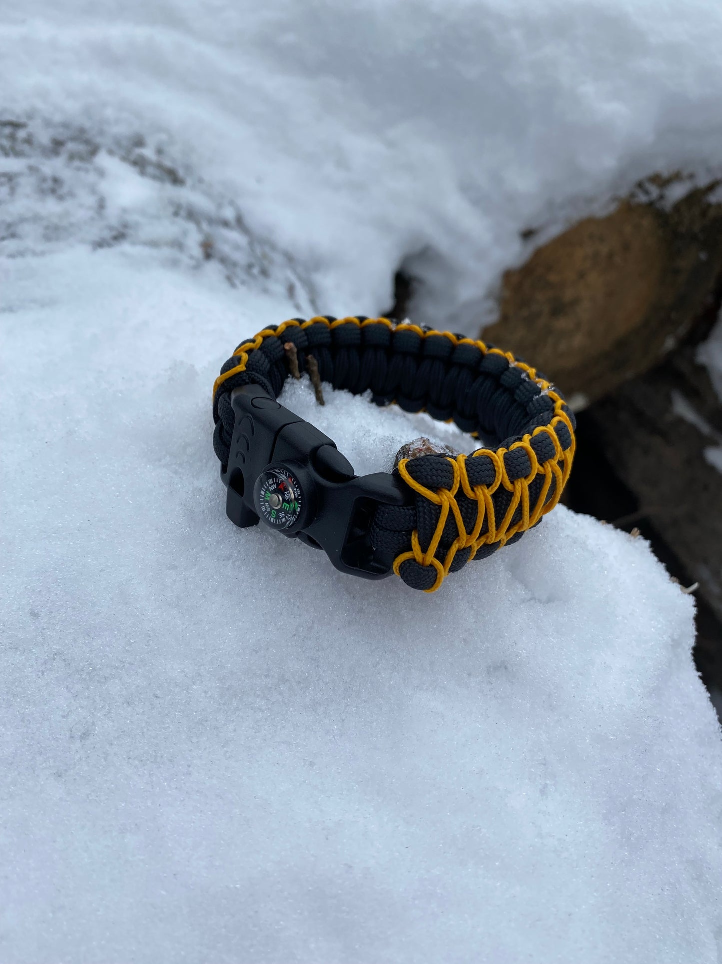 Premade Paracord Bracelet, Cobra Weave, Interwoven, Black and Gold