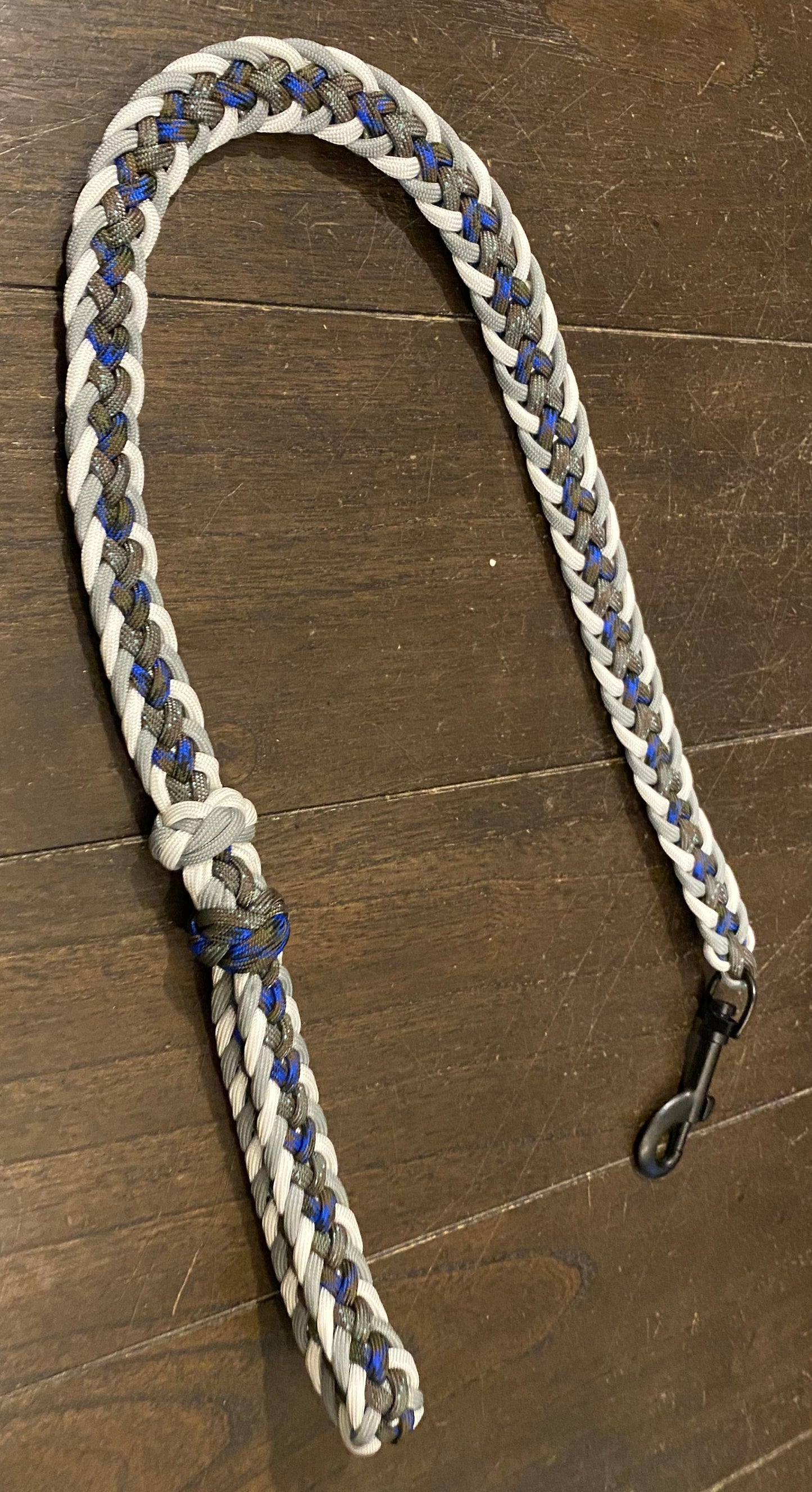 Premade Paracord Kara Yatsu Leash, Gray, White, Canis, and Cove, 30.25 inches long