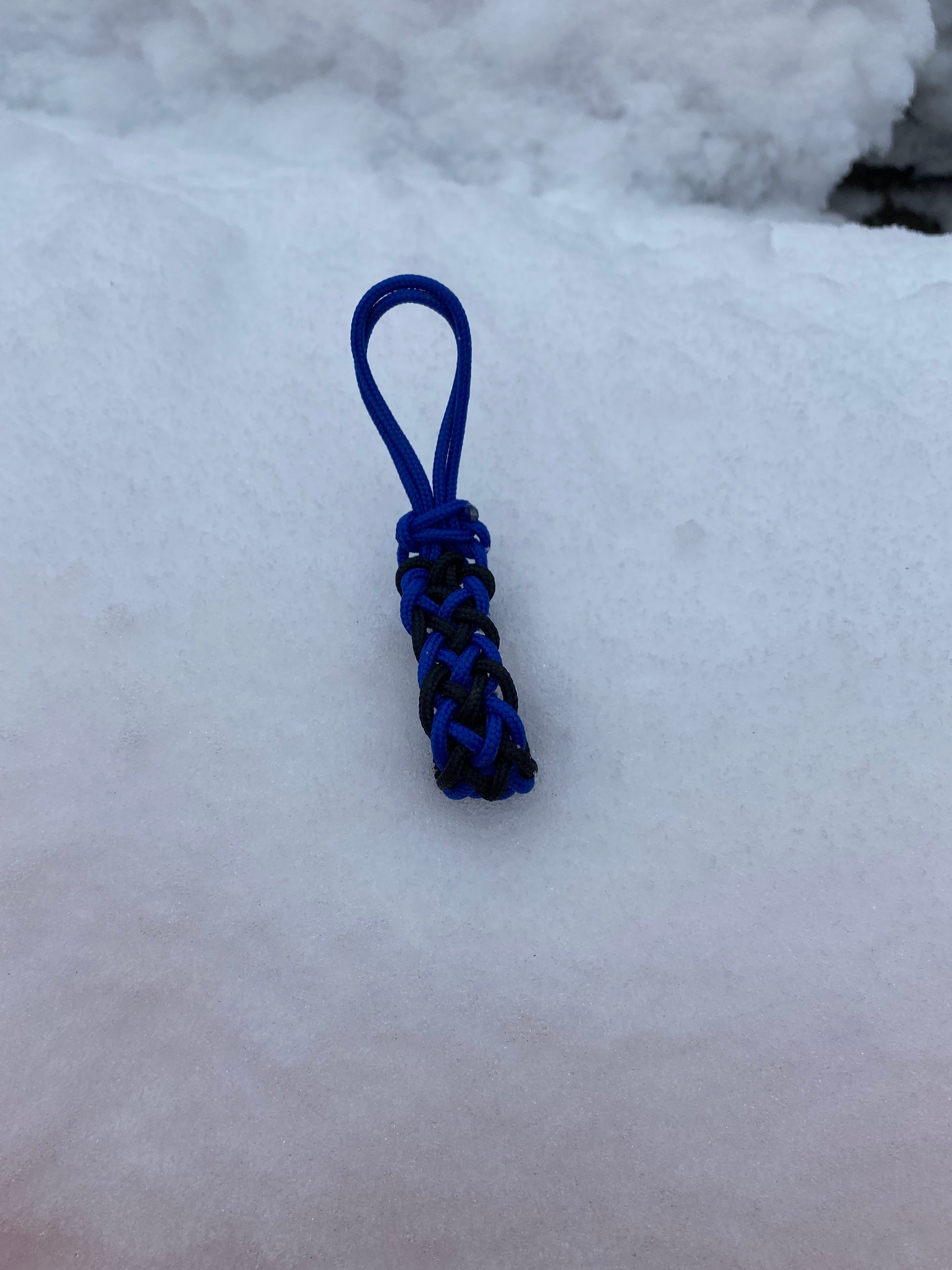 Paracord Zipper Pull Cross Knot, Custom handmade tab pull for bags, jackets,  luggage, or purse. Personalized gift.