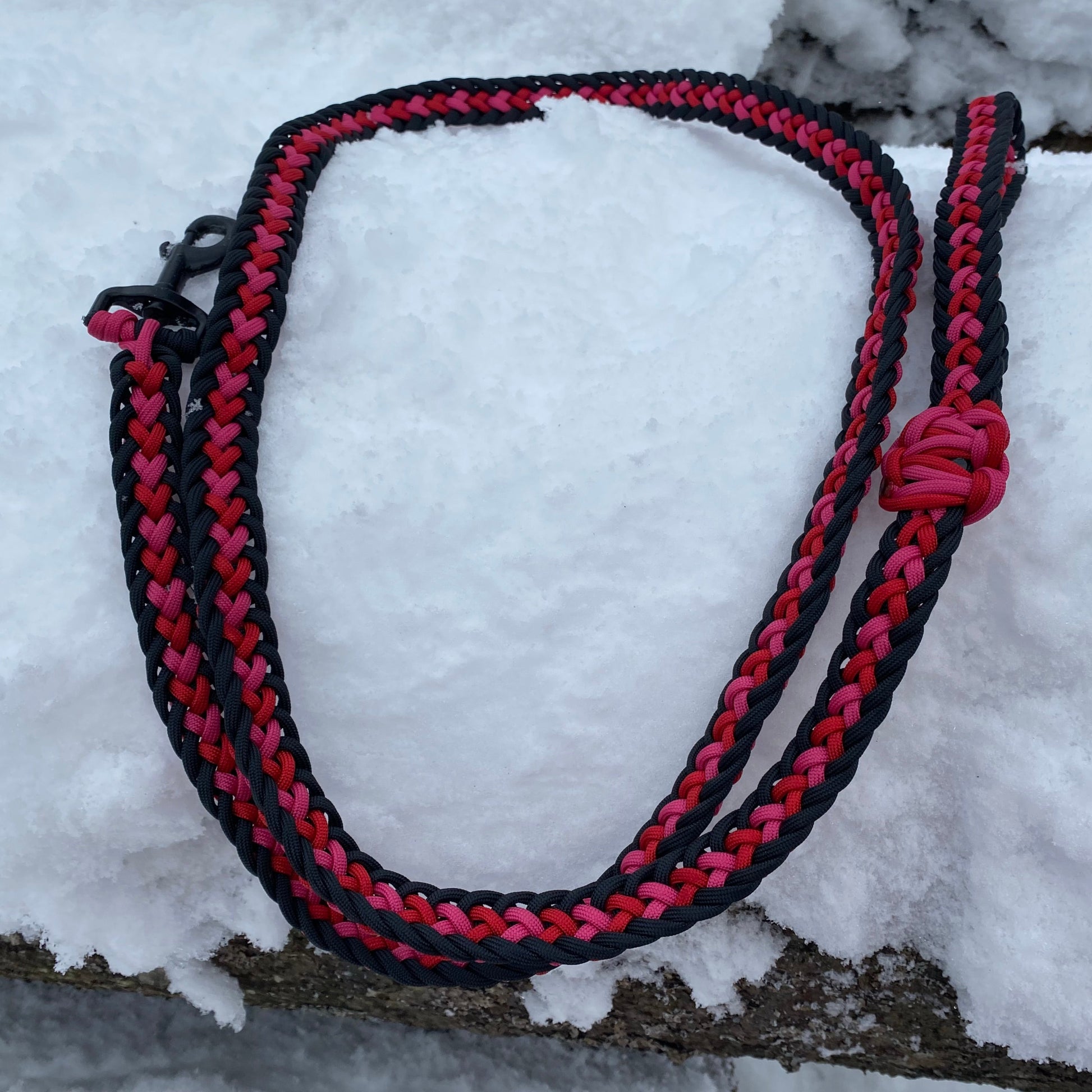 Premade Paracord Leash, Kumihimo Flat Braid, Black, Pink, and Red – North Creek